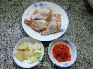 酸辣鸡翅根的做法步骤：1