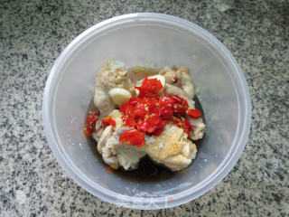 酸辣鸡翅根的做法步骤：11