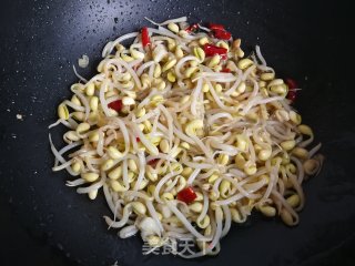 黄豆芽炒水晶粉的做法步骤：4