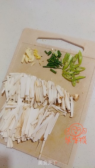 蚝油杏鲍菇的做法步骤：2