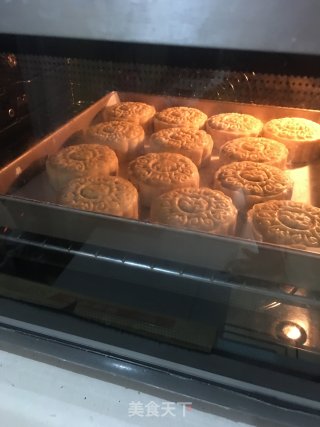 菠萝水果味月饼的做法步骤：10