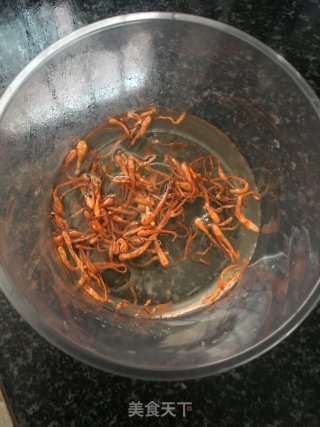 虫草花蒸鸡的做法步骤：1