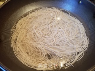 猪骨浓汤面的做法步骤：5