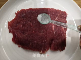 迷迭香牛排的做法步骤：4
