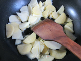 榨菜丝炒土豆的做法步骤：2