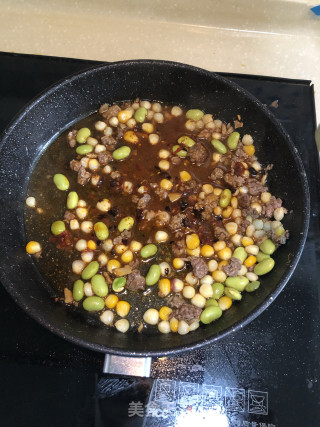 茄盅牛肉青豆玉米碎的做法步骤：5