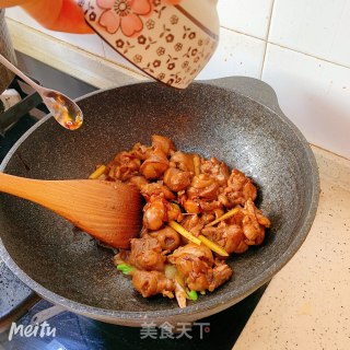 黄焖鸡米饭的做法步骤：8