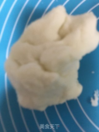 蝶豆花冰皮月饼的做法步骤：3