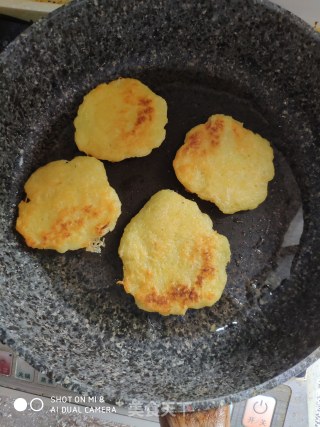 土豆饼的做法步骤：5