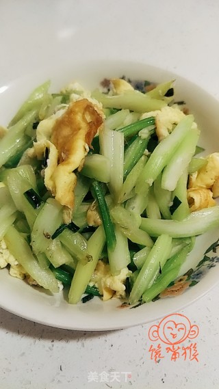 芹菜炒鸡蛋的做法步骤：7