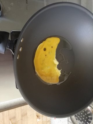 西葫芦炒时蔬的做法步骤：2