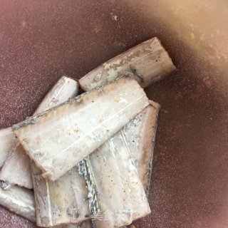 煎带鱼的做法步骤：6