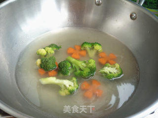 煎牛排的做法步骤：4