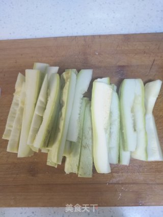 素颜下饭菜：西葫芦烩胡萝卜片的做法步骤：4