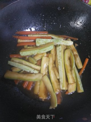 素颜下饭菜：西葫芦烩胡萝卜片的做法步骤：11