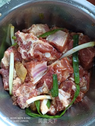 豆豉蒸香菇排骨的做法步骤：2