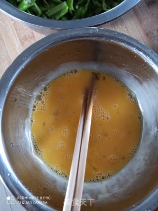 青椒炒蛋的做法步骤：3