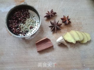 懒人版炖鸡块的做法步骤：1