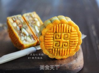 广式五仁月饼的做法步骤：1