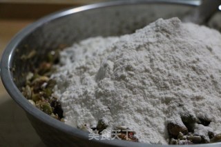 广式五仁月饼的做法步骤：5