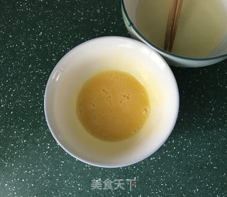 抹茶莲蓉蛋黄月饼的做法步骤：17