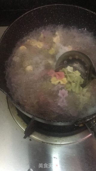 蝴蝶蔬菜面汤的做法步骤：6