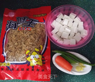 干贝边炖豆腐的做法步骤：1