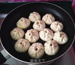 生煎包的做法步骤：11
