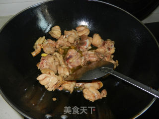 挚爱的黄焖鸡米饭的做法步骤：3