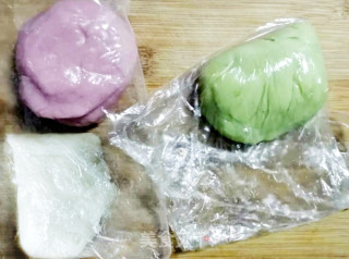 萨其马冰皮月饼的做法步骤：5