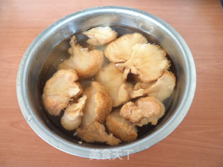 猴头菇炖牛肋排的做法步骤：3