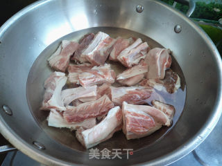 猴头菇炖牛肋排的做法步骤：4