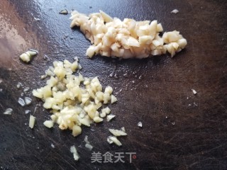 鸡蛋干炒鱼丁的做法步骤：5