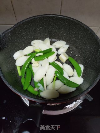 山药炒酥腰果的做法步骤：5