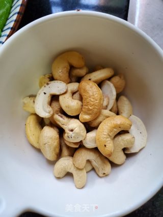 山药炒酥腰果的做法步骤：7