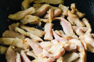 蒜苔炒豆腐松板肉的做法步骤：6