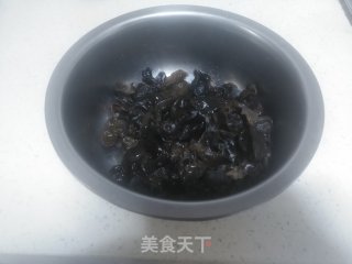 鱼香肉丝的做法步骤：4