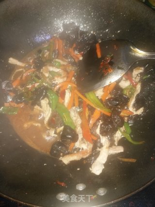 鱼香肉丝的做法步骤：19