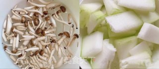 虾仁冬瓜汤的做法步骤：1