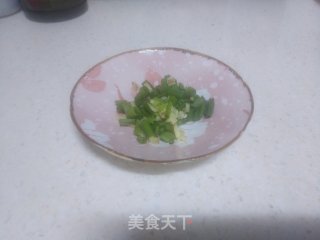 韭菜炒鸡蛋的做法步骤：2
