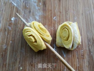 南瓜花卷的做法步骤：7