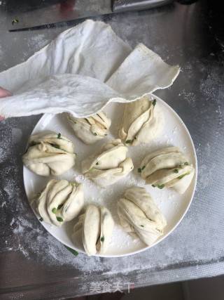 小葱花卷的做法步骤：9