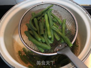 蒜香四季豆的做法步骤：5
