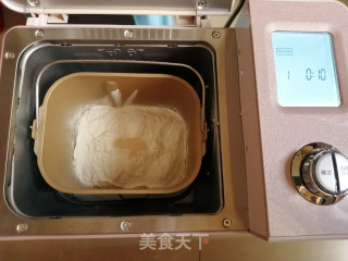 手撕奶香味吐司的做法步骤：2