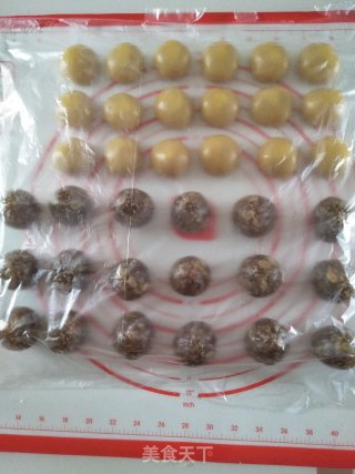 自制五仁月饼的做法步骤：11