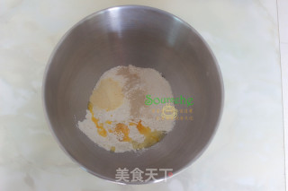 罗宋甜面包的做法步骤：2
