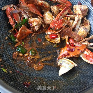 杭椒炒海蟹的做法步骤：12