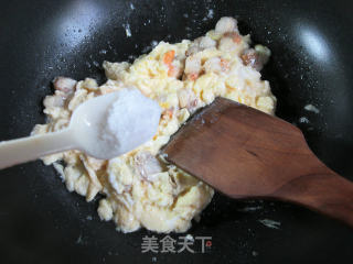 扇贝肉炒鸡蛋的做法步骤：6