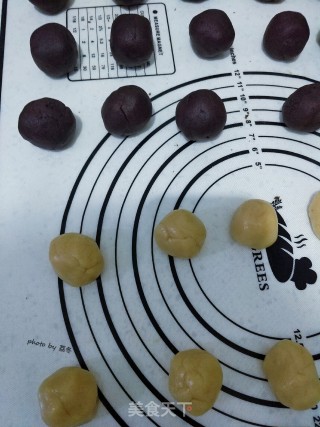 广式豆沙月饼的做法步骤：7