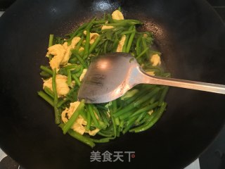 南瓜叶炒鸡蛋的做法步骤：12